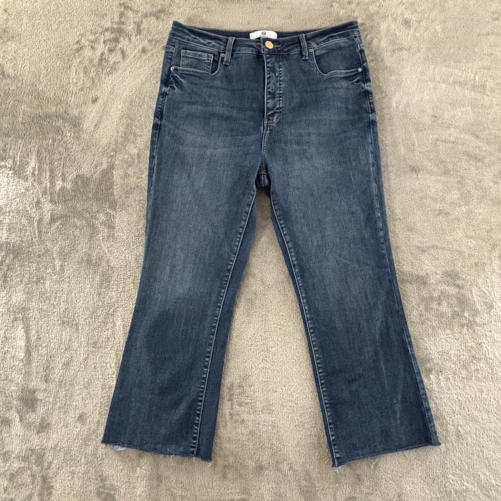 RFM High Rise Cropped Flare Jeans Womens 15/32 Dark Wash Tummy Control Raw Hem
